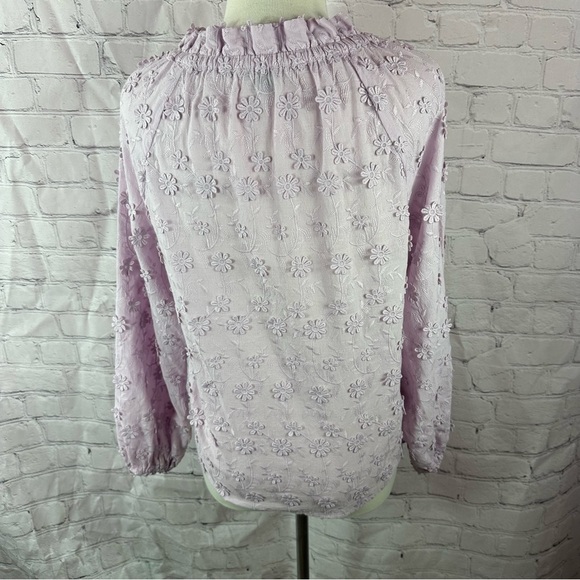 Ann Taylor lilac Blouse with Long Sleeves applique embroidered flowers sz small - Picture 3 of 9